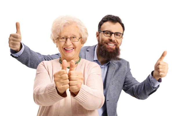 Веселий Бородатий Чоловік Стоїть Літньою Жінкою Показує Великі Пальці Вгору — стокове фото