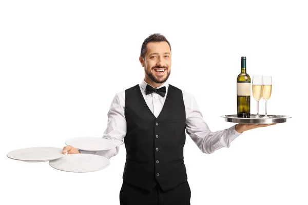 Wesoły Kelner Niosący Talerze Wino Tacy Białym Tle — Zdjęcie stockowe