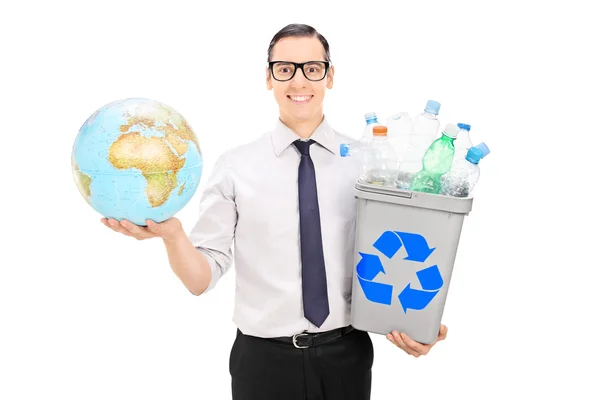 Man houden recycleren bin — Stockfoto