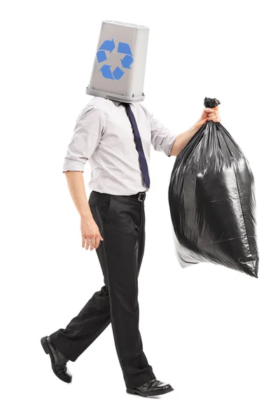 Mann mit Papierkorb über Kopf — Stockfoto