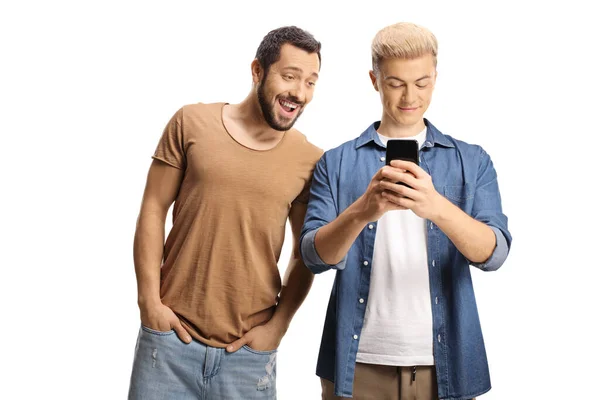 Amigo Masculino Olhando Para Telefone Celular Sorrindo Isolado Fundo Branco — Fotografia de Stock