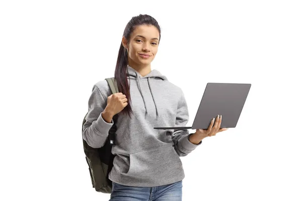 Sırt Çantalı Güzel Bir Kız Öğrenci Dizüstü Bilgisayarını Beyaz Grupta — Stok fotoğraf