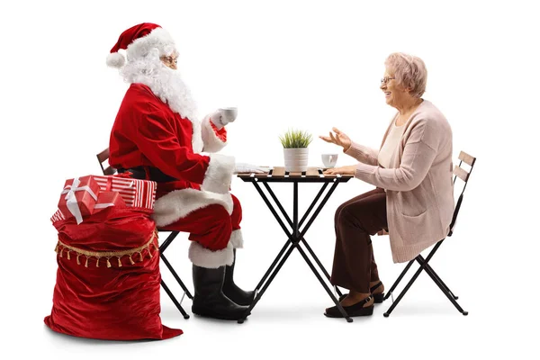 Femme Âgée Assise Une Table Parlant Père Noël Isolé Sur — Photo