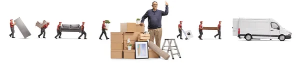 Volwassen Man Met Een Stapel Kartonnen Dozen Wijzen Omhoog Werknemers — Stockfoto