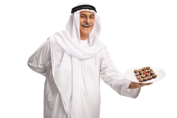 Starší Arabsky Muž Drží Talíř Falafelem Usmívá Izolované Bílém Pozadí — Stock fotografie