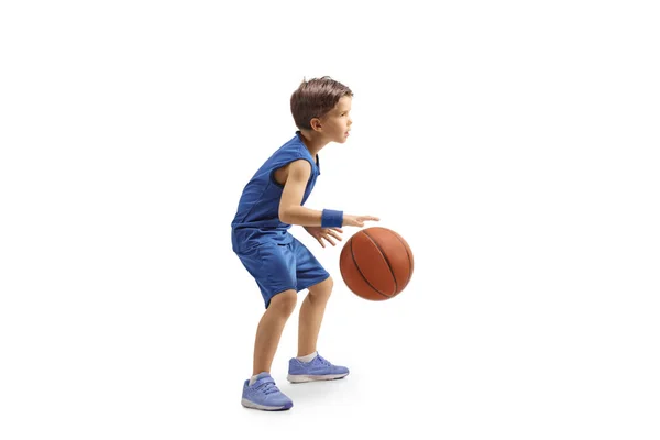 Perfil Comprimento Total Tiro Menino Uma Camisa Azul Jogando Basquete — Fotografia de Stock