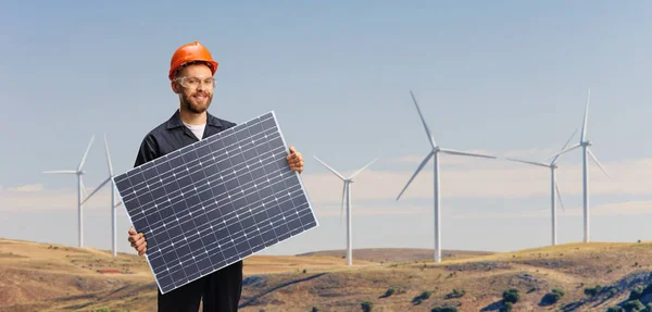 Técnico Que Sostiene Colector Solar Campo Energía Sostenible Con Turbinas —  Fotos de Stock