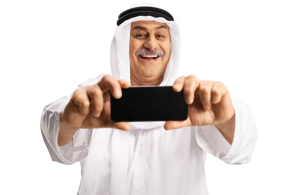 Зрілий Арабський Чоловік Фотографує Селфі Смартфоном Ізольовано Білому Тлі — стокове фото