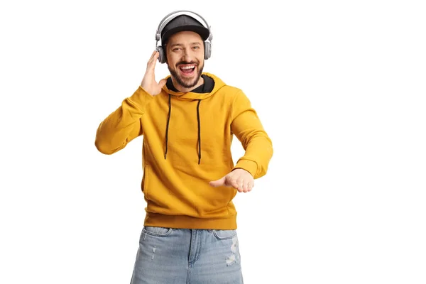 Vrolijke Jongeman Luisteren Naar Muziek Met Koptelefoon Geïsoleerd Witte Achtergrond — Stockfoto