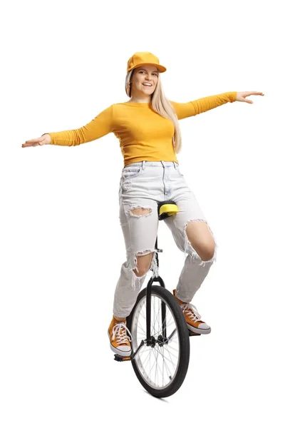 Junge Frau Reitet Auf Einem Einrad Und Lächelt Isoliert Auf — Stockfoto