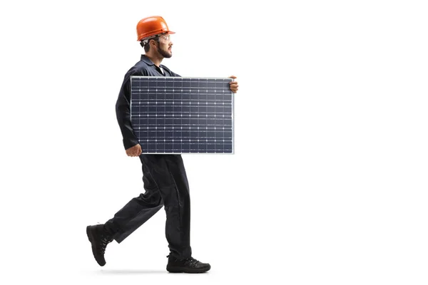 Trabajador Masculino Caminando Llevando Panel Solar Aislado Sobre Fondo Blanco —  Fotos de Stock