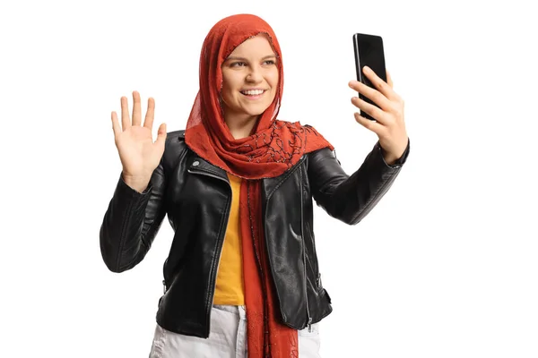 Mladá Žena Hidžábem Dělat Videohovor Mávání Izolované Bílém Pozadí — Stock fotografie