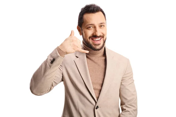 Sorrindo Jovem Bonito Homem Fazendo Sinal Chamada Telefone Isolado Fundo — Fotografia de Stock