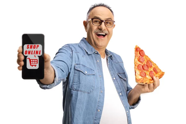 Mature Man Holding Slice Pepperoni Pizza Showing Smartphone Online Order — Foto de Stock