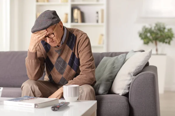 Elderly Man Headache Sitting Home Sofa — ストック写真