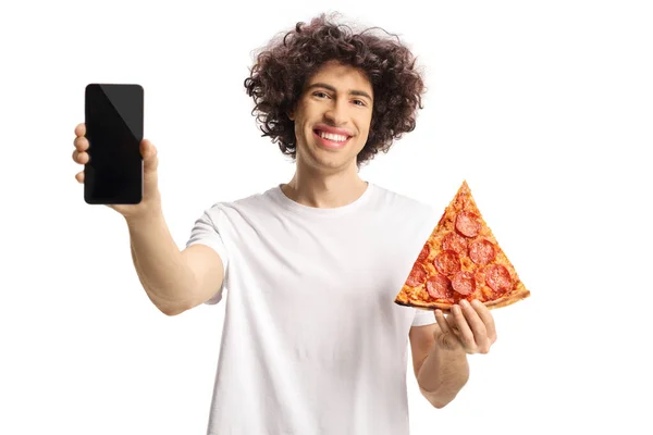 Jovem Alegre Segurando Uma Fatia Pizza Mostrando Smartphone Isolado Fundo — Fotografia de Stock