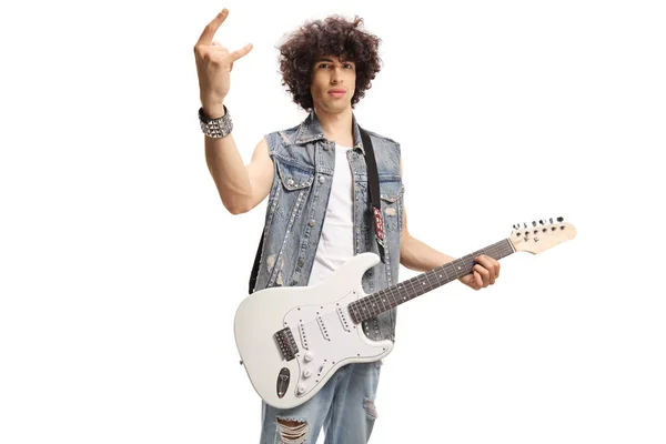 Músico Masculino Com Uma Guitarra Elétrica Branca Gesticulando Sinal Rock — Fotografia de Stock