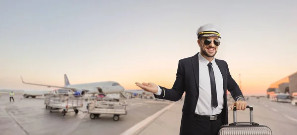 Pilot Suitcase Pointing Airport Apron — Stock Photo, Image