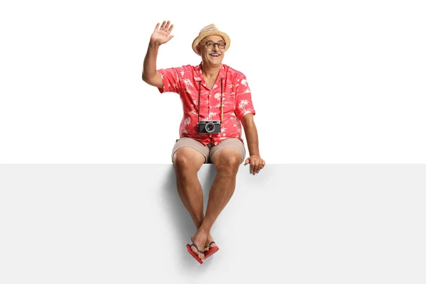 Happy Mature Tourist Camera Hanging His Neck Sitting Blank Panel — Stock fotografie