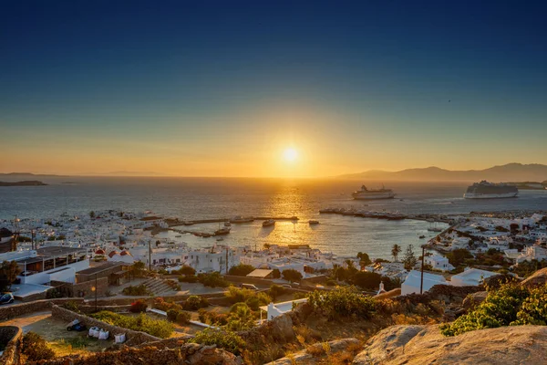 Mykonos Kasabası Üzerinde Gün Batımı Yunan Adası — Stok fotoğraf