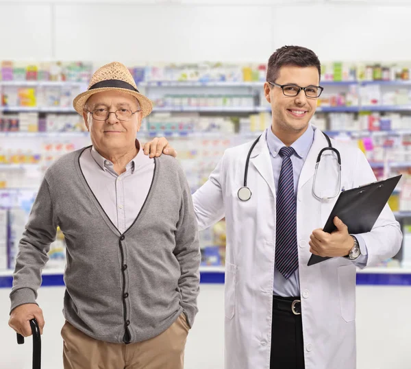 Mature Man Phamracist Standing Chemist Store — Zdjęcie stockowe