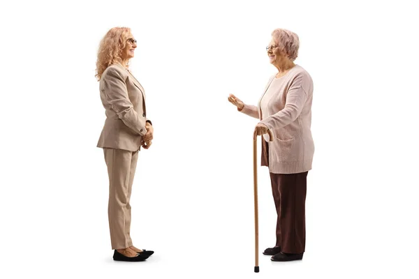 Full Length Profile Shot Mature Woman Elderly Woman Having Conversation — Stock Photo, Image