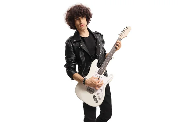 Muzyk Rockowy Czarnej Skórzanej Kurtce Grający Gitarze Elektrycznej Patrzący Kamerę — Zdjęcie stockowe
