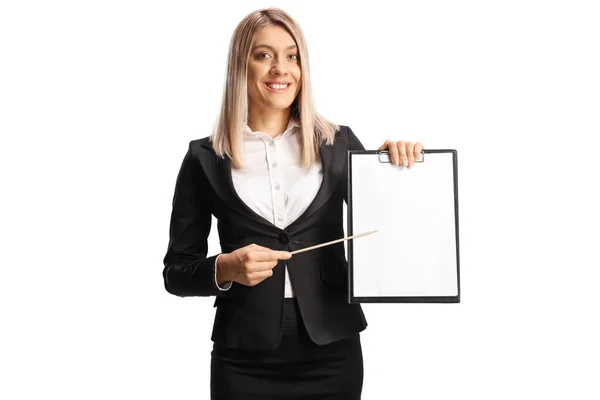 Empresária Sorrindo Apresentando Uma Área Transferência Isolada Fundo Branco — Fotografia de Stock