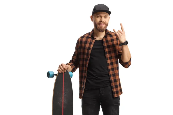 Mann Posiert Mit Einem Longboard Und Gestikuliert Mit Einem Rock — Stockfoto
