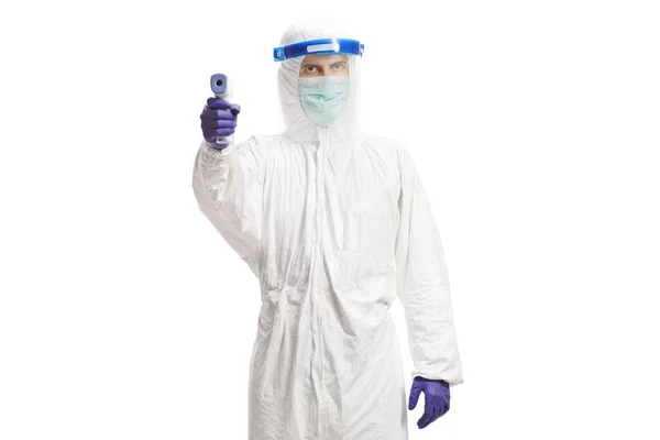 Trabalhador Terno Hazmat Medição Temperatura Isolada Fundo Branco — Fotografia de Stock