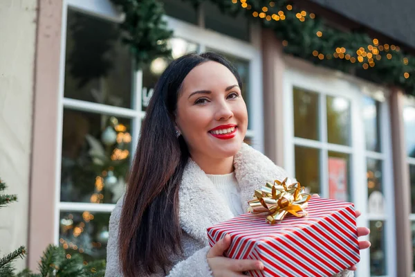 Christmas Concept Beautiful Young Dark Haired Woman Beige Eco Coat — Zdjęcie stockowe