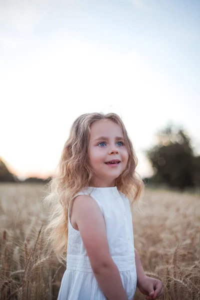 Adorable Little Curly Girl Years Old White Dress Sun Sunset — Fotografia de Stock