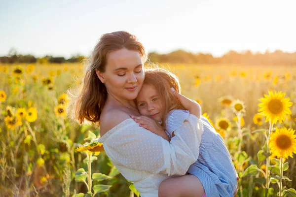 Mom Hugs Her Little Daughter Beautiful Young Woman Year Old — Zdjęcie stockowe