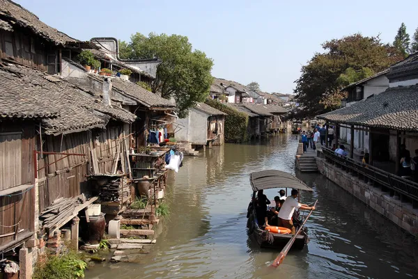 Wuzhen Water Town Província Zhejiang China Pequeno Barco Transportando Turistas — Fotografia de Stock