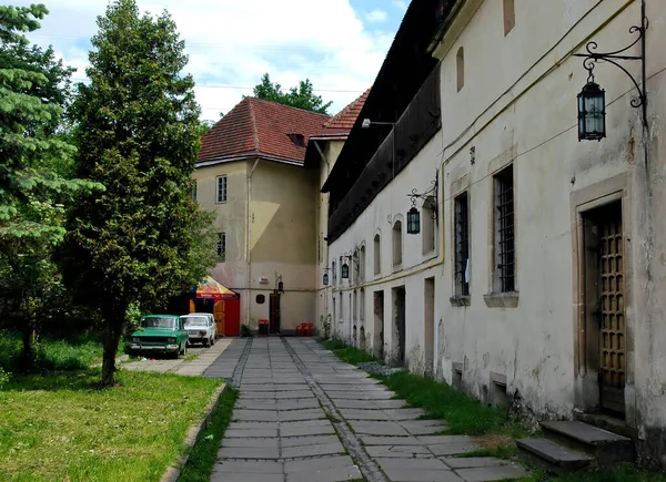 Lviv Ucrania Edificios Medievales Lviv Entre Puerta Hlyniany Monasterio Bernadine — Foto de Stock