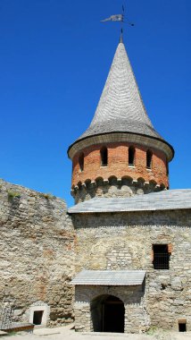 Kamyanets Podilskyi, Ukraine: Kamianets-Podilskyi Castle, the main tourist attraction of the city. Detail of one of the defensive towers of the castle.
