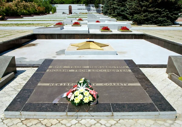 ティラスポル トランスニストリア モルドバ ティラスポルの栄光の記念碑は 偉大な愛国戦争 ソビエト アフガニスタン戦争とトランスニストリア戦争の退役軍人と死者を記念しています — ストック写真