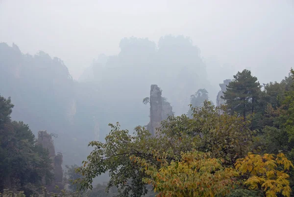 Zhangjiajie National Forest Park Provinz Hunan China Neblige Berge Und — Stockfoto