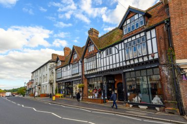 Westerham, Kent, İngiltere 'deki Pazar Meydanı. High Street ve Green arasında, Pazar Meydanı Westerham 'ın merkezindedir..