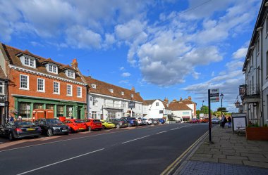 Westerham, Kent, İngiltere 'deki Pazar Meydanı. High Street ve Green arasında, Pazar Meydanı Westerham 'ın merkezindedir..