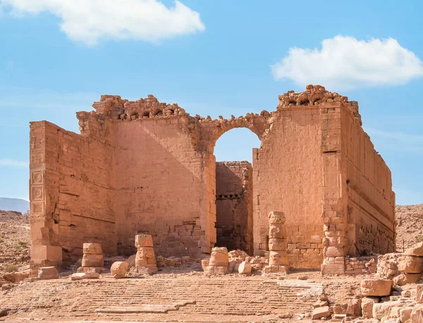 佩特拉古城杜沙雷尔寺 Qasr Bint 的废墟 — 图库照片