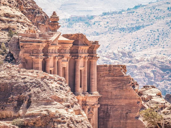 Deir Monasterio Edificio Monumental Tallado Roca Roja Antigua Ciudad Petra —  Fotos de Stock