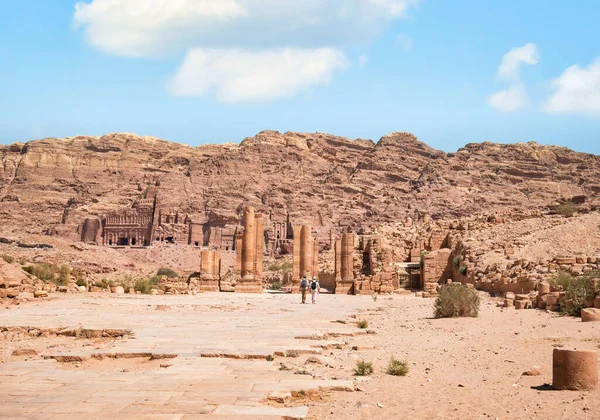 Utsikt Över Colonnaded Street Den Antika Staden Petra Jordanien Gatufasadväg — Stockfoto