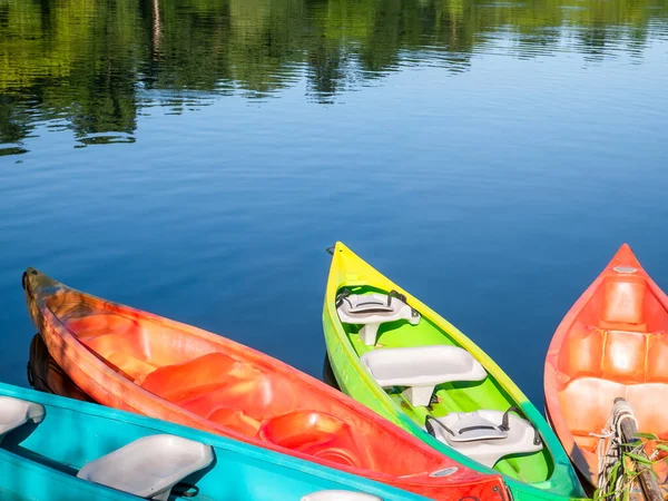 Barevné Sedět Top Kajaky Nebo Čluny Pronájmu Comana Lake Comana — Stock fotografie