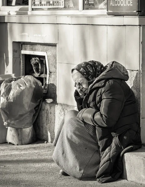 Boekarest Roemenië 2022 Portret Van Een Eenzame Oude Bejaarde Vrouw — Stockfoto