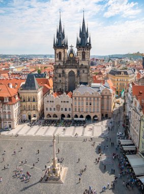 Prag, Çek Cumhuriyeti - Haziran 2022: Tyn 'den Önceki Meryem Kilisesi (Chram Matky Bozi pred Tynem) Prag' ın eski bir kasabasında