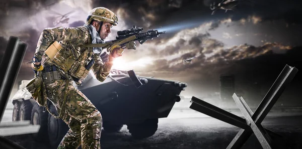 Soldater Specialstyrkor Med Vapen Händerna Futuristisk Bakgrund Militärt Koncept För — Stockfoto