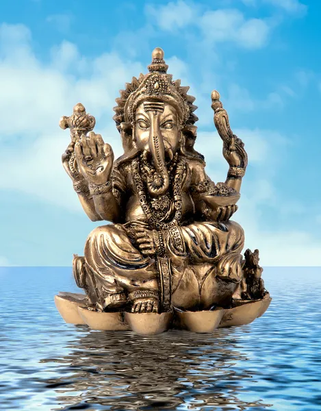 Dieu Ganesha sur l'eau — Photo