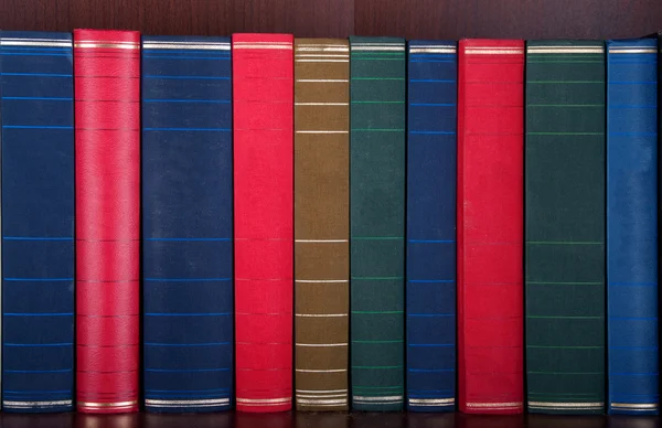 Kilka kolorowych książek — Zdjęcie stockowe