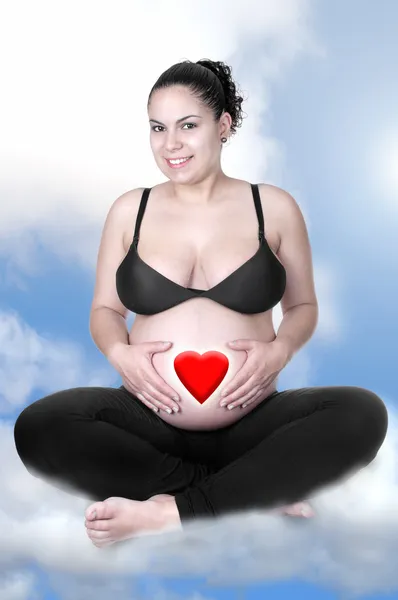 年轻有魅力的怀孕女人 — 图库照片